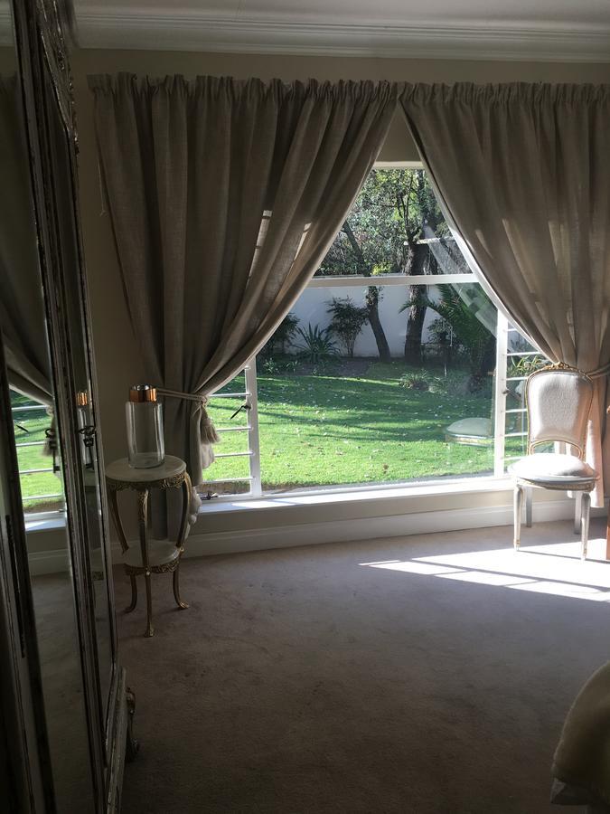 Vair'S Place Guest House In Sandton Paulshof - Apartment, Lux Suites & Spa Johannesburg Kültér fotó