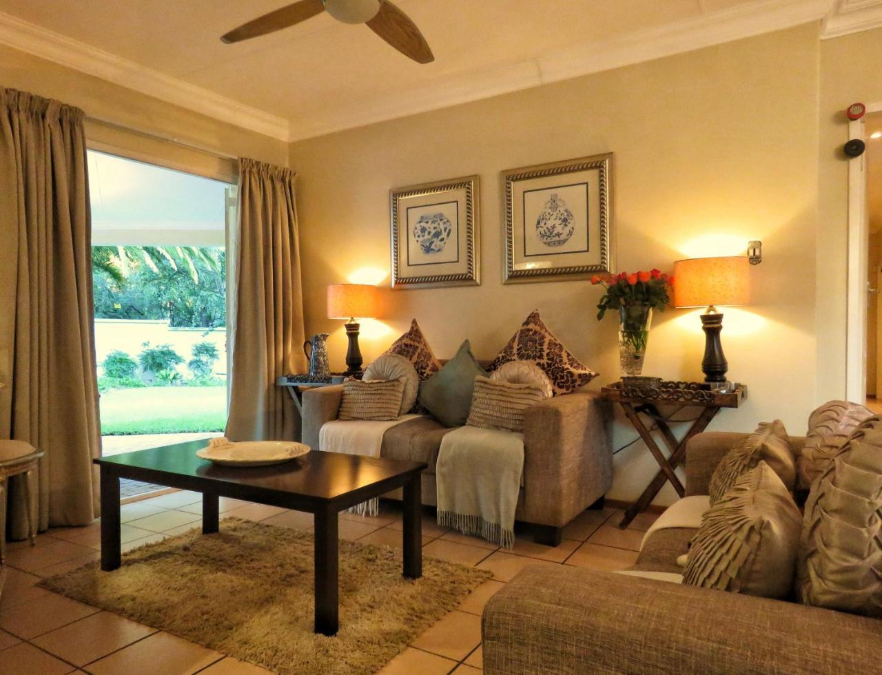 Vair'S Place Guest House In Sandton Paulshof - Apartment, Lux Suites & Spa Johannesburg Kültér fotó